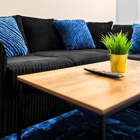 Two Bedroom Apartment - Single Beds - Accommodates 3 - Street Parking - Top Rated -Wbb بروميتش الغربية المظهر الخارجي الصورة