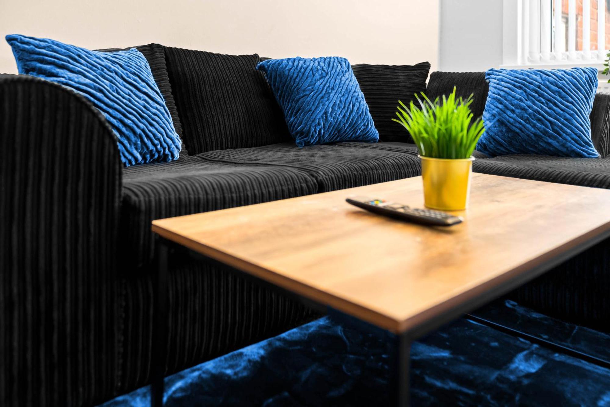 Two Bedroom Apartment - Single Beds - Accommodates 3 - Street Parking - Top Rated -Wbb بروميتش الغربية المظهر الخارجي الصورة