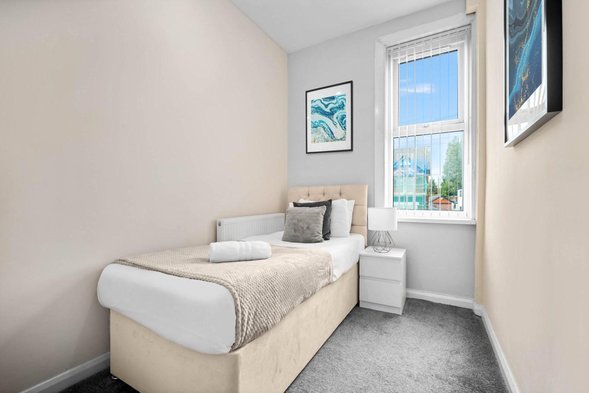 Two Bedroom Apartment - Single Beds - Accommodates 3 - Street Parking - Top Rated -Wbb بروميتش الغربية المظهر الخارجي الصورة