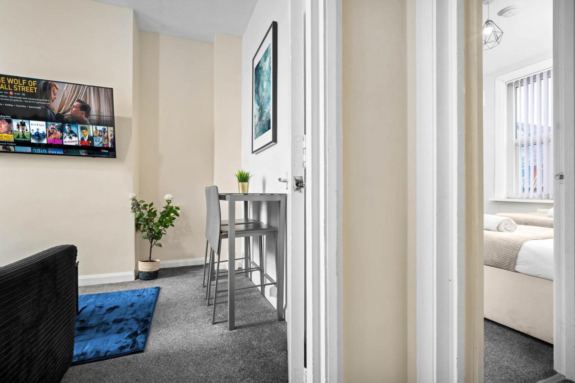 Two Bedroom Apartment - Single Beds - Accommodates 3 - Street Parking - Top Rated -Wbb بروميتش الغربية المظهر الخارجي الصورة