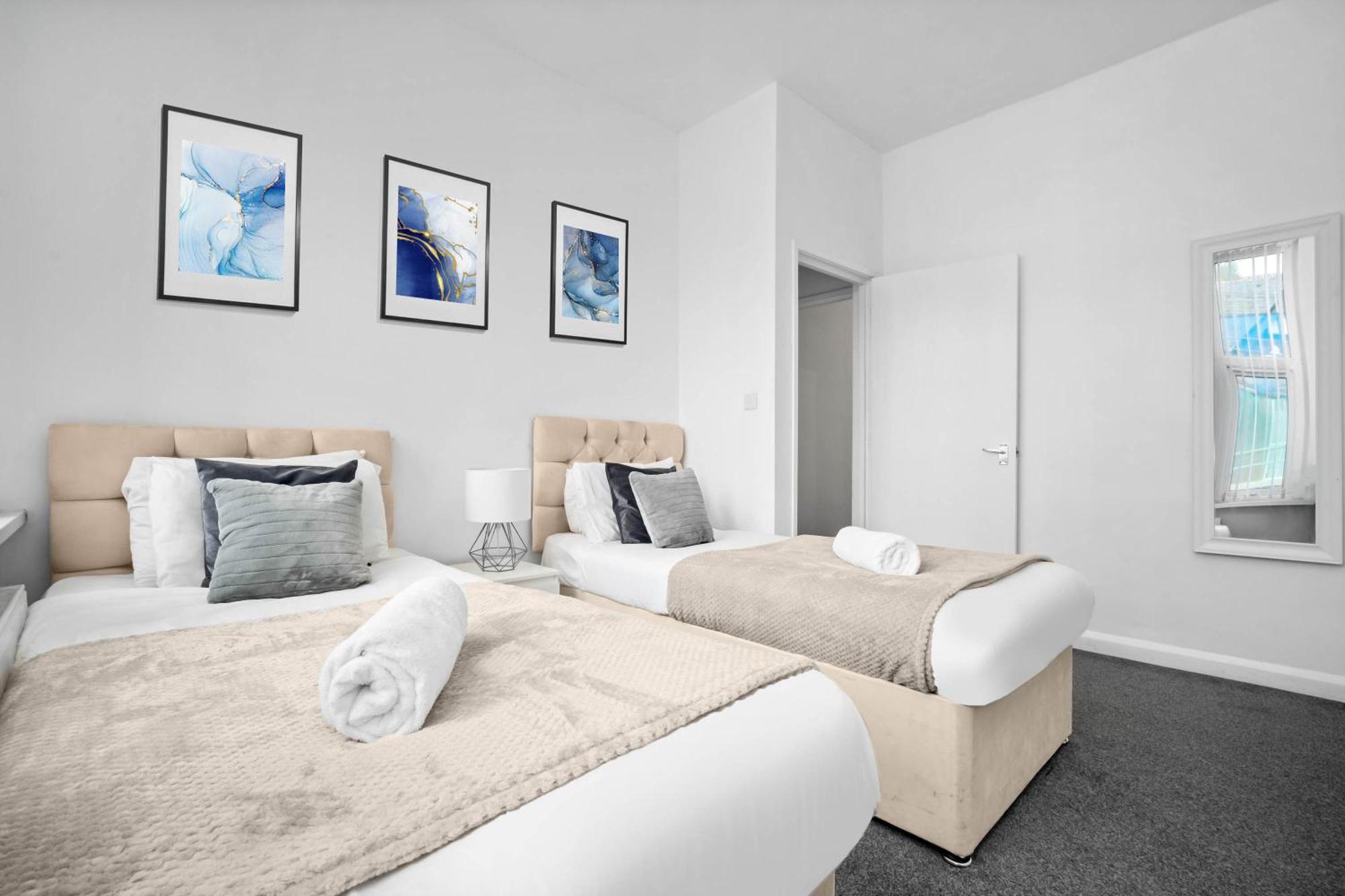 Two Bedroom Apartment - Single Beds - Accommodates 3 - Street Parking - Top Rated -Wbb بروميتش الغربية المظهر الخارجي الصورة